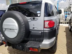 Toyota FJ Cruiser 2014 Silver