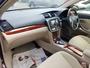 Toyota Premio 2015