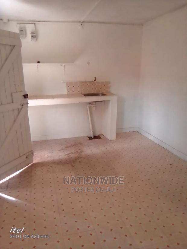 Hurlingham Servant Quarter for Rent - thumbnail 4