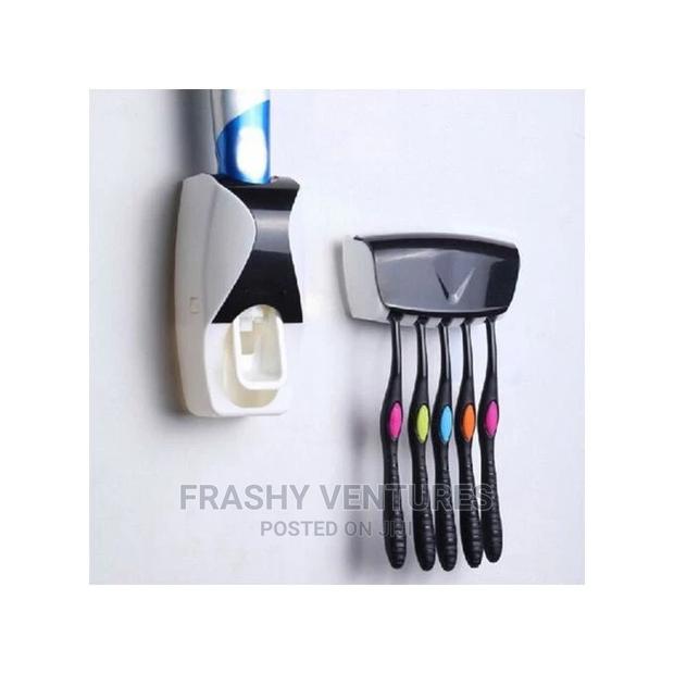 Dispenser Toothpaste