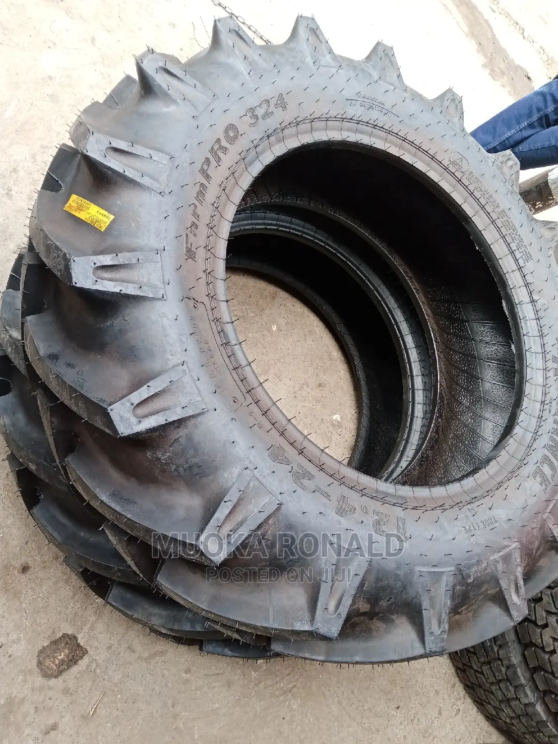 12.4-24 Alliance Tyre Made in India (12pr) Tractor Tyre