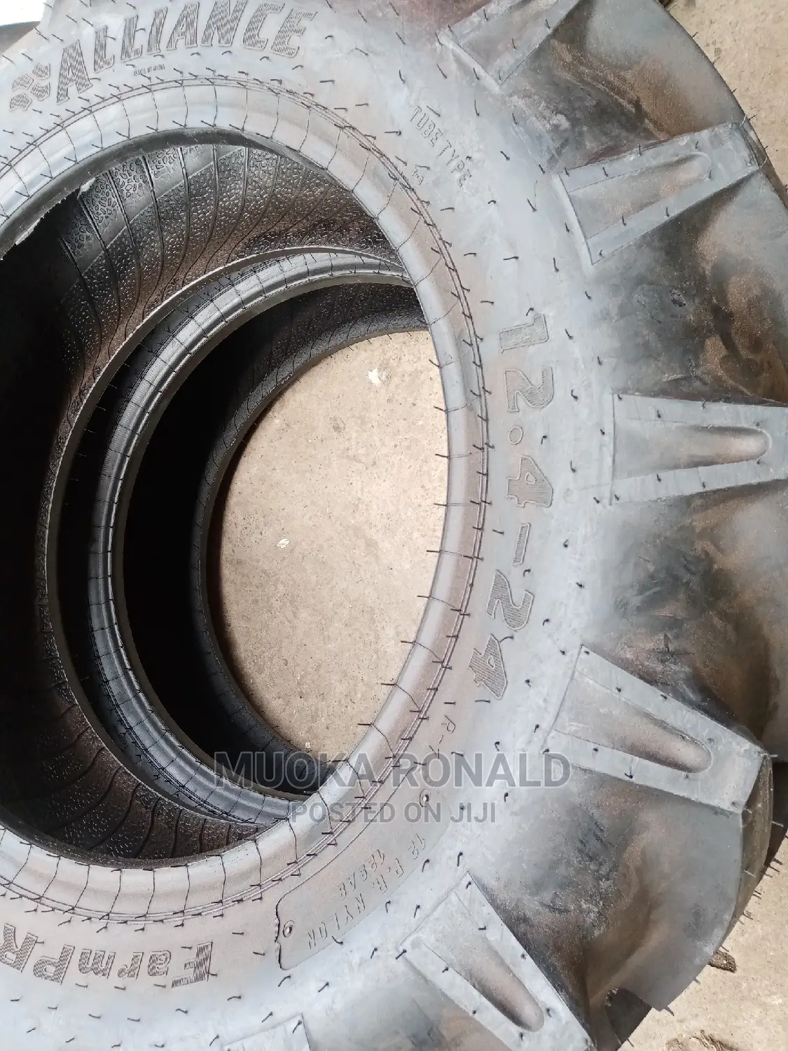 12.4-24 Alliance Tyre Made in India (12pr) Tractor Tyre