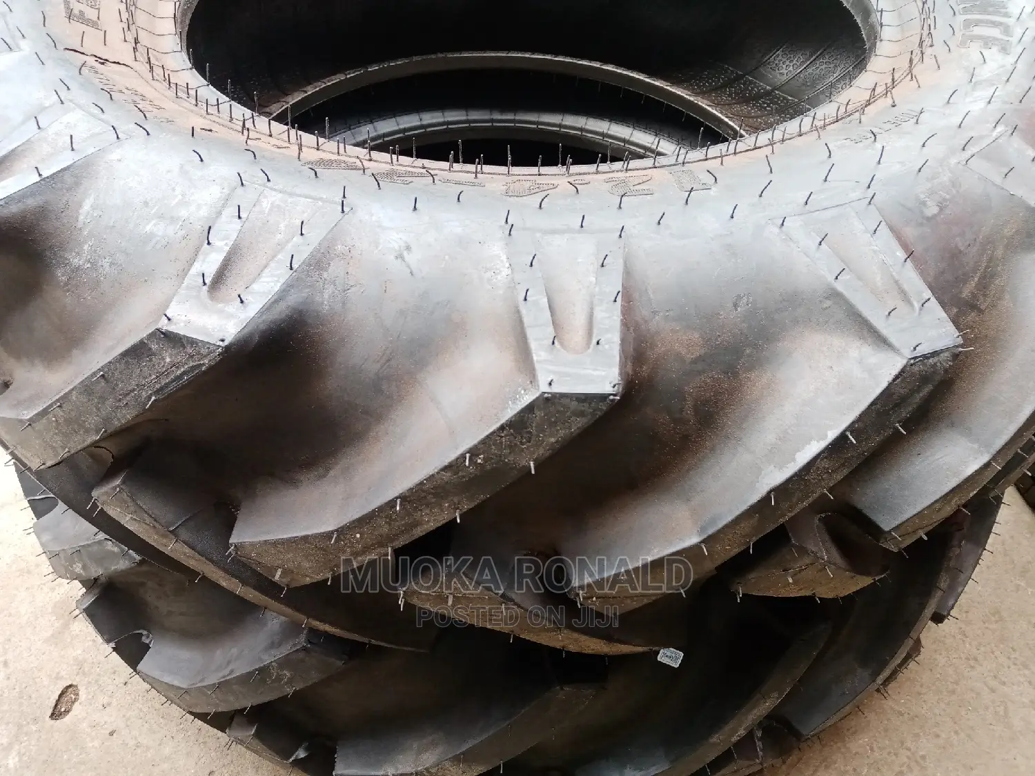 12.4-24 Alliance Tyre Made in India (12pr) Tractor Tyre