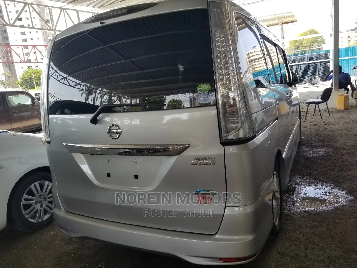 Nissan Serena 2015 Silver