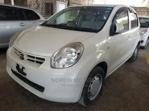 Daihatsu Boon 2015 White