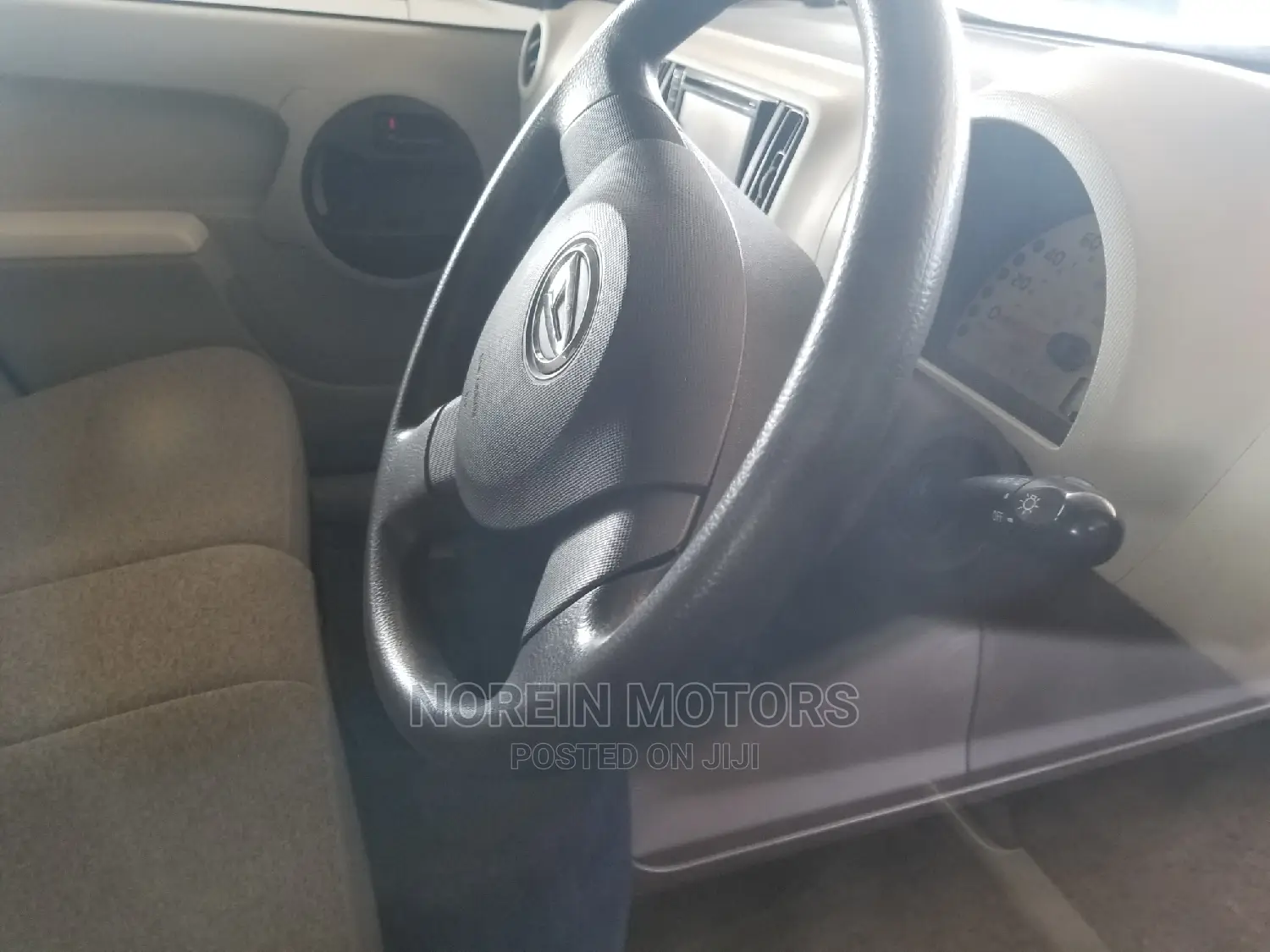 Daihatsu Boon 2015 White