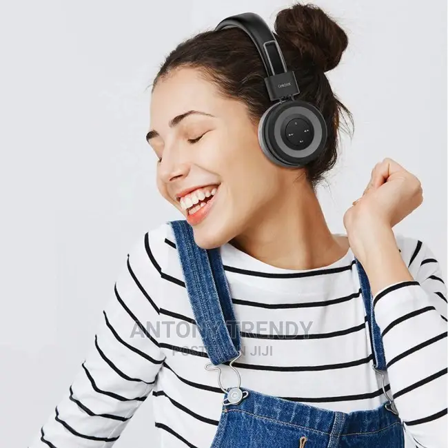 A4 Wireless Celebrat Headphones