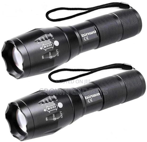 XML-T6 White Light Zooming Flashlight - main view