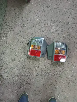 Toyota Isis Bumper Reflectors