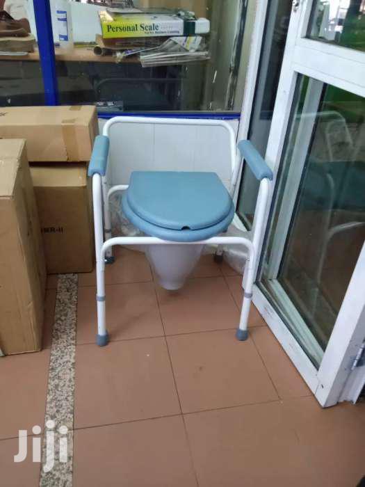 Commode Chair