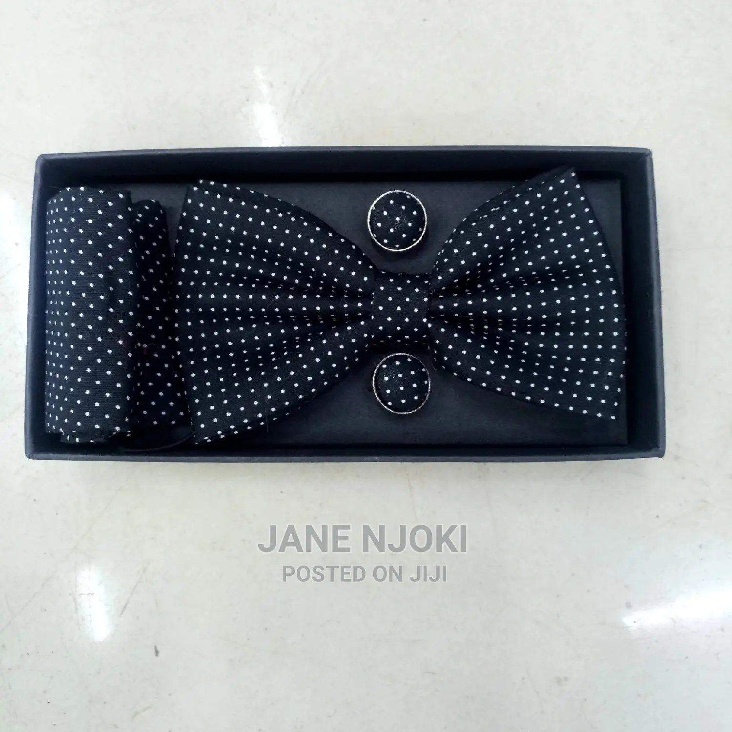 Porke Dot Tie