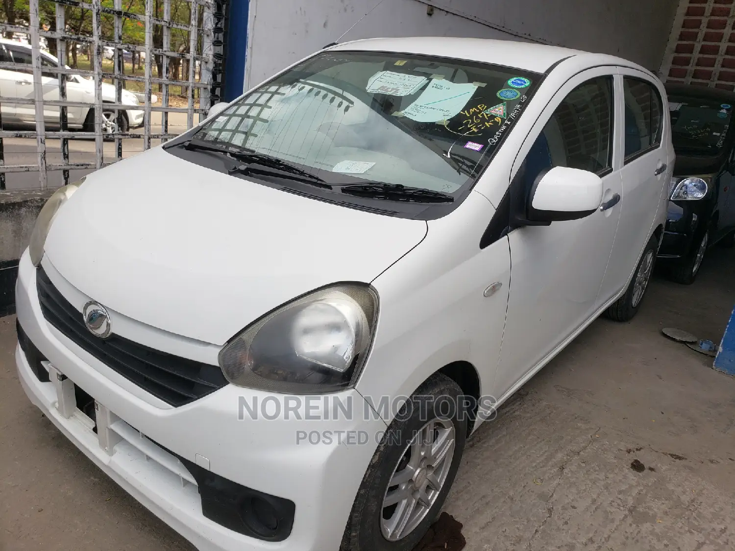 Daihatsu Mira 2015 White