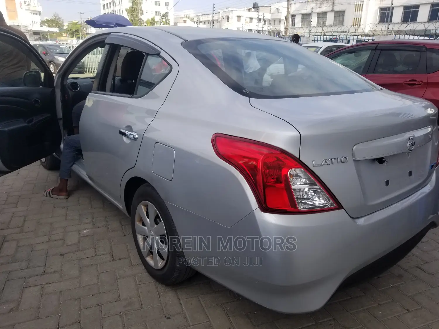 Nissan Tiida 2014 Silver