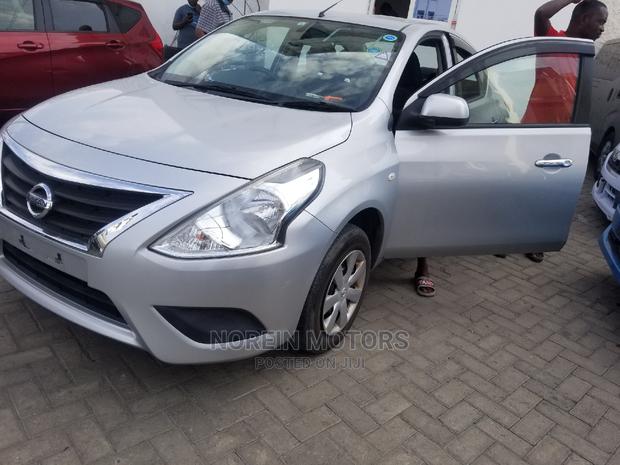 Nissan Tiida 2014 Silver - thumbnail 4