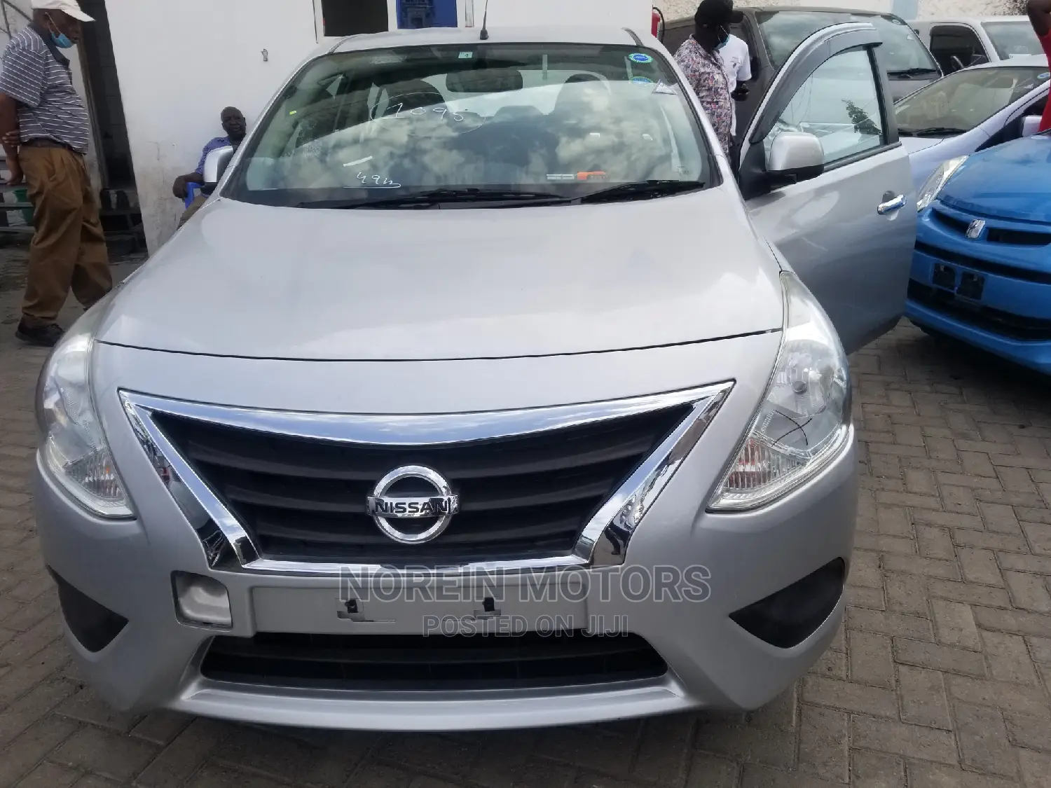 Nissan Tiida 2014 Silver
