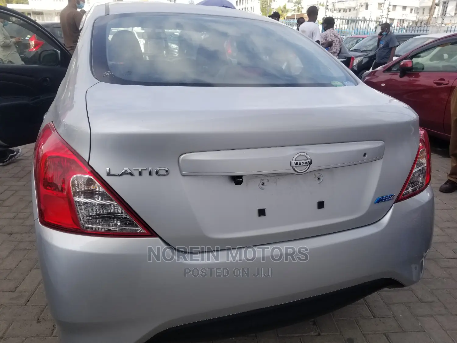 Nissan Tiida 2014 Silver