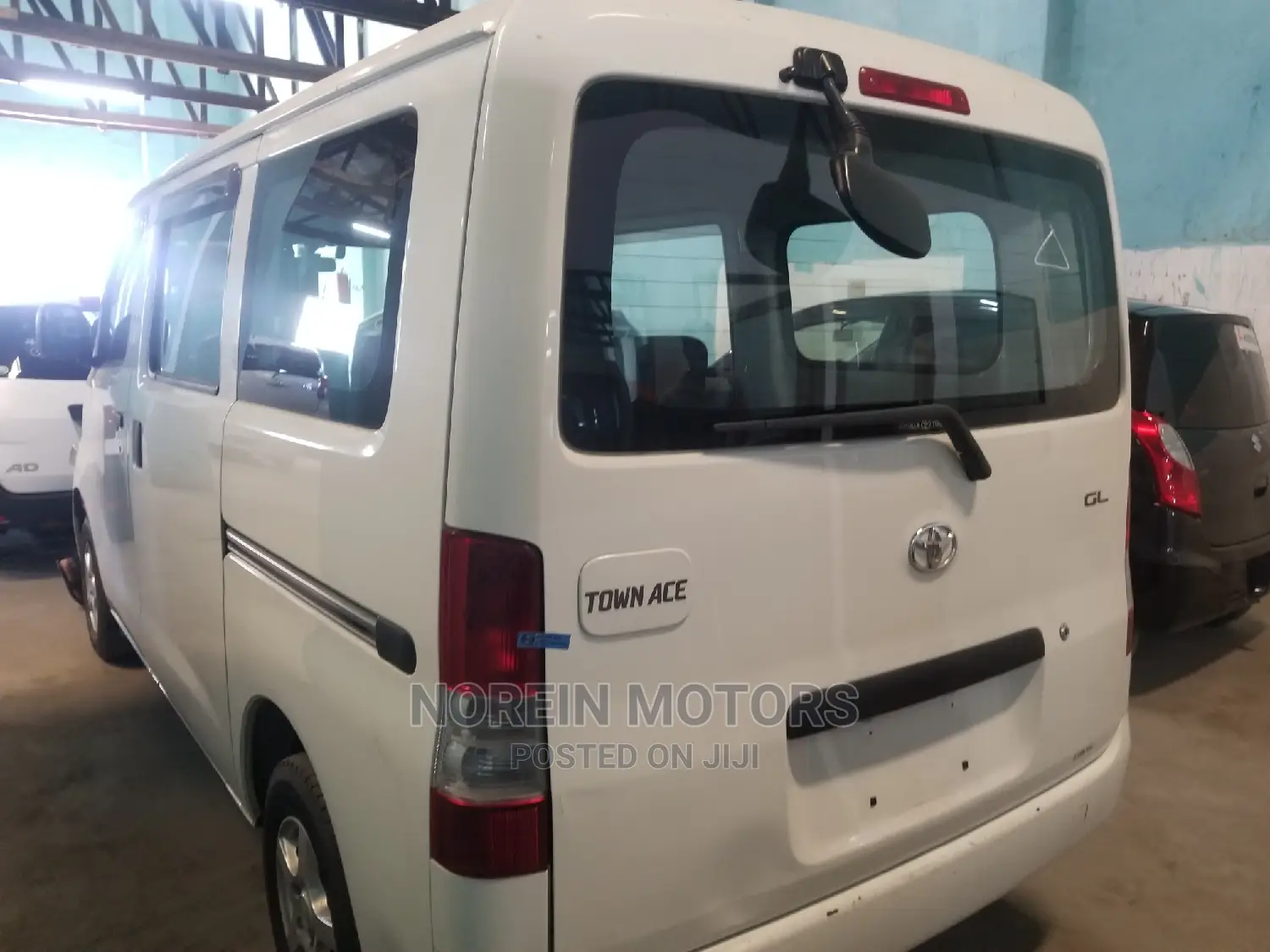 Toyota TownAce 2011 White