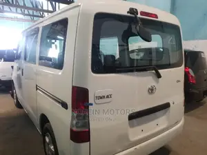 Toyota TownAce 2011 White