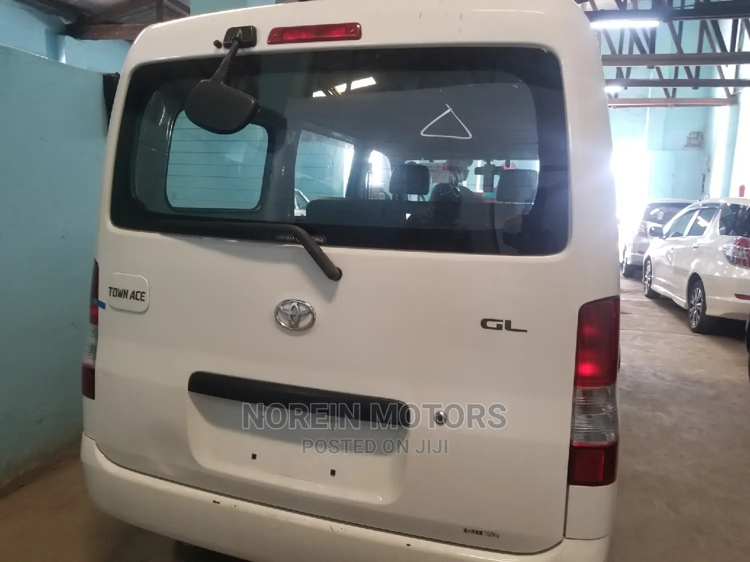Toyota TownAce 2011 White