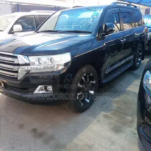 Toyota Land Cruiser 2016 Black