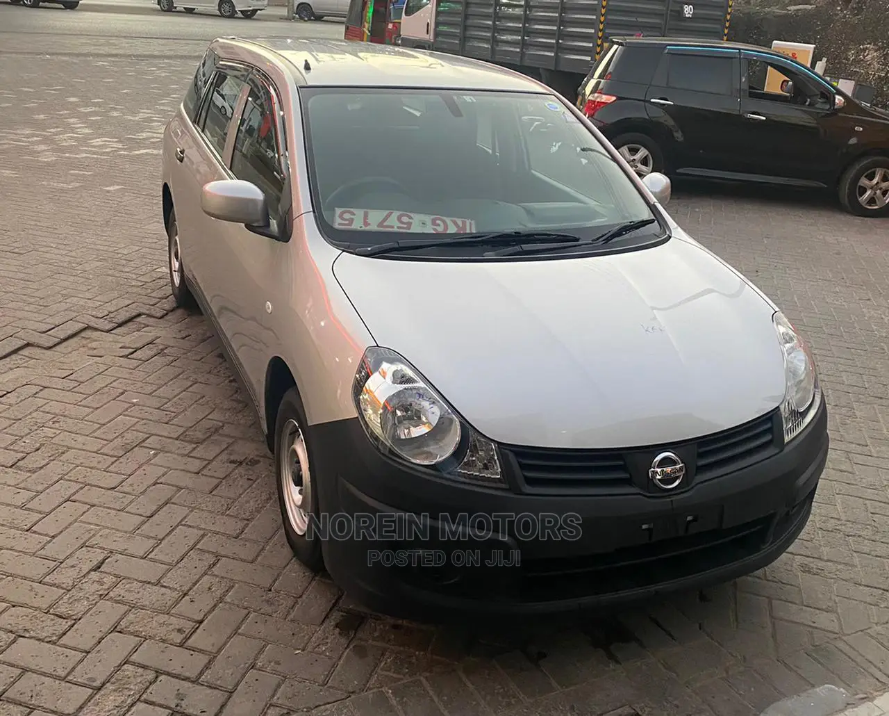 Nissan Advan 2015 Silver