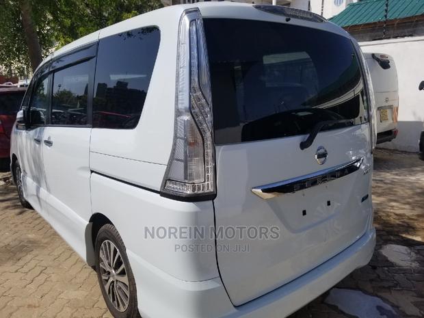 Nissan Serena 2015 White - thumbnail 2