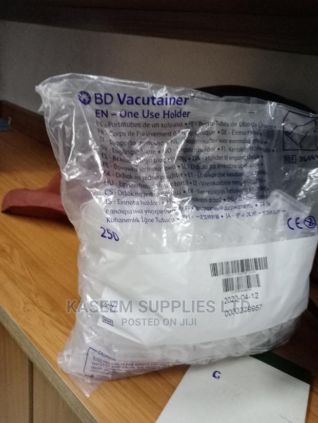 Vacutainer Needle Holder - main view