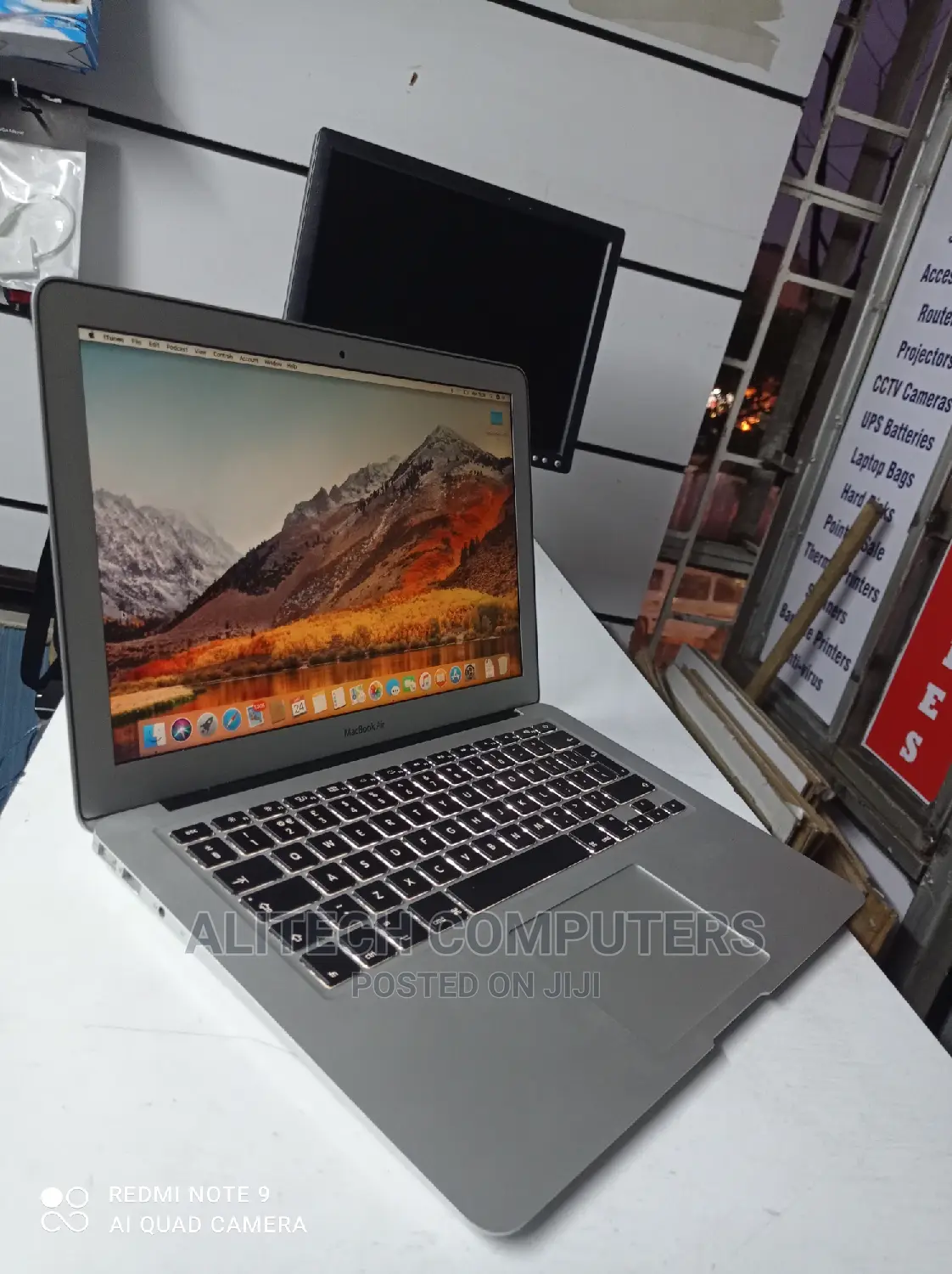 Laptop Apple MacBook Air 4GB Intel Core I5 SSD 250GB