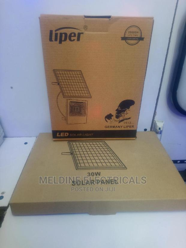 30watts LED Solar Floodlight - thumbnail 3