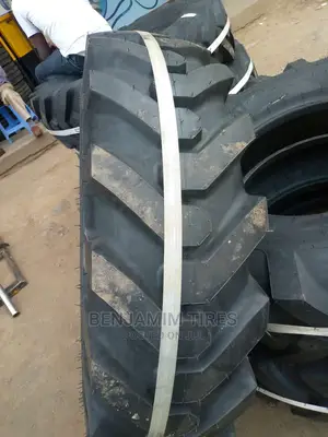 Tractor Tires Alliance Make Size 16.9-30 Made in India.