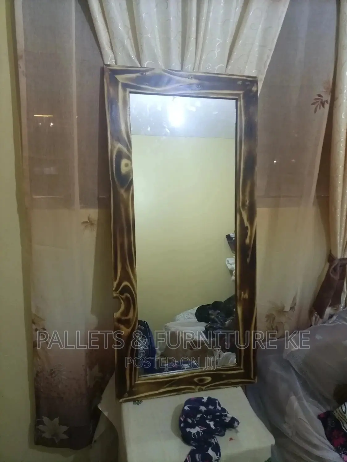 Pallet Dressing Mirror