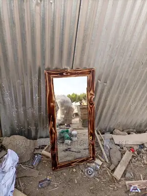 Pallet Dressing Mirror