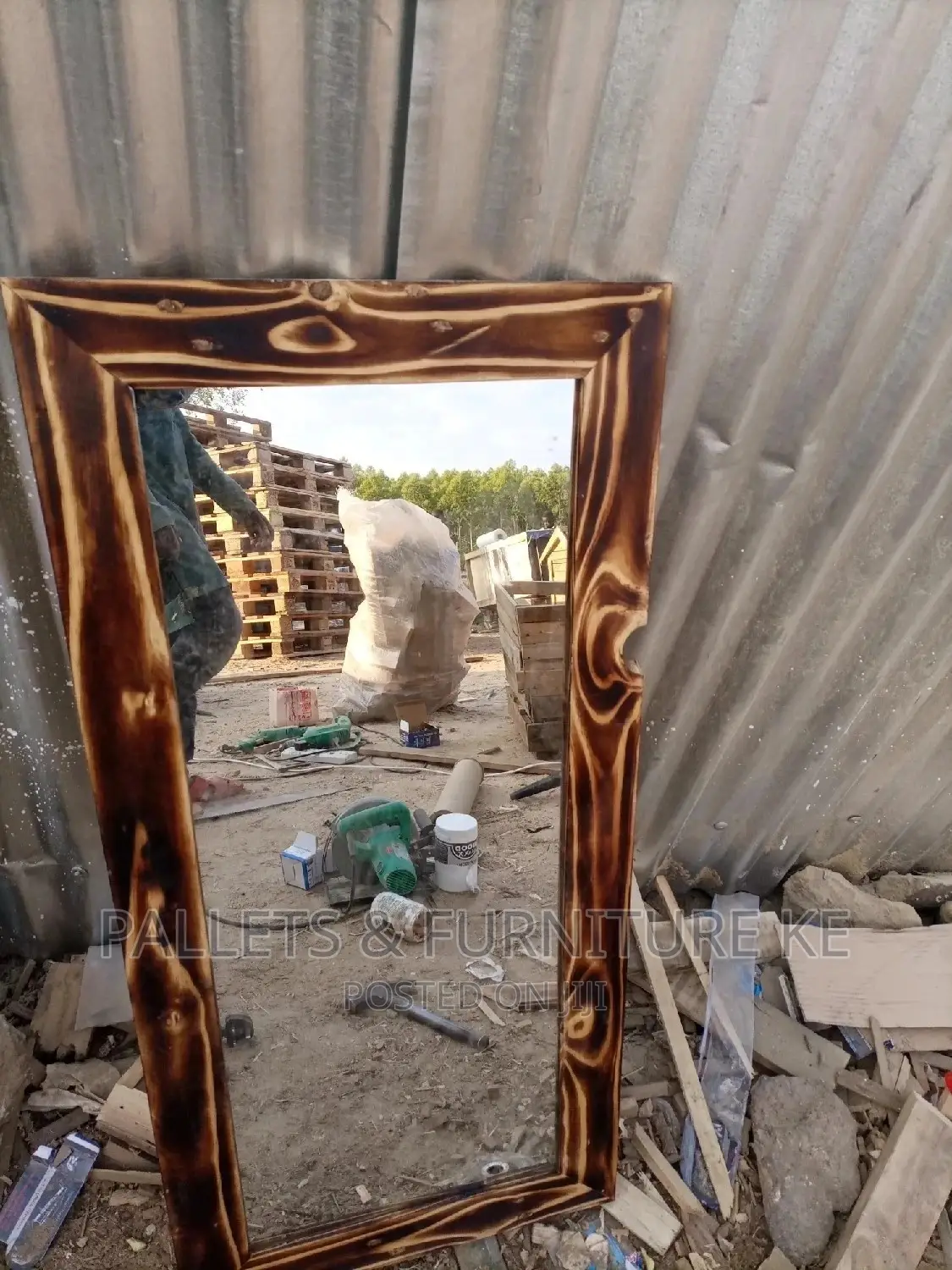 Pallet Dressing Mirror