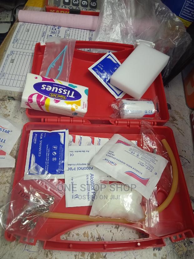 Recommend First Aid Box With 12 Safety Items - main view
