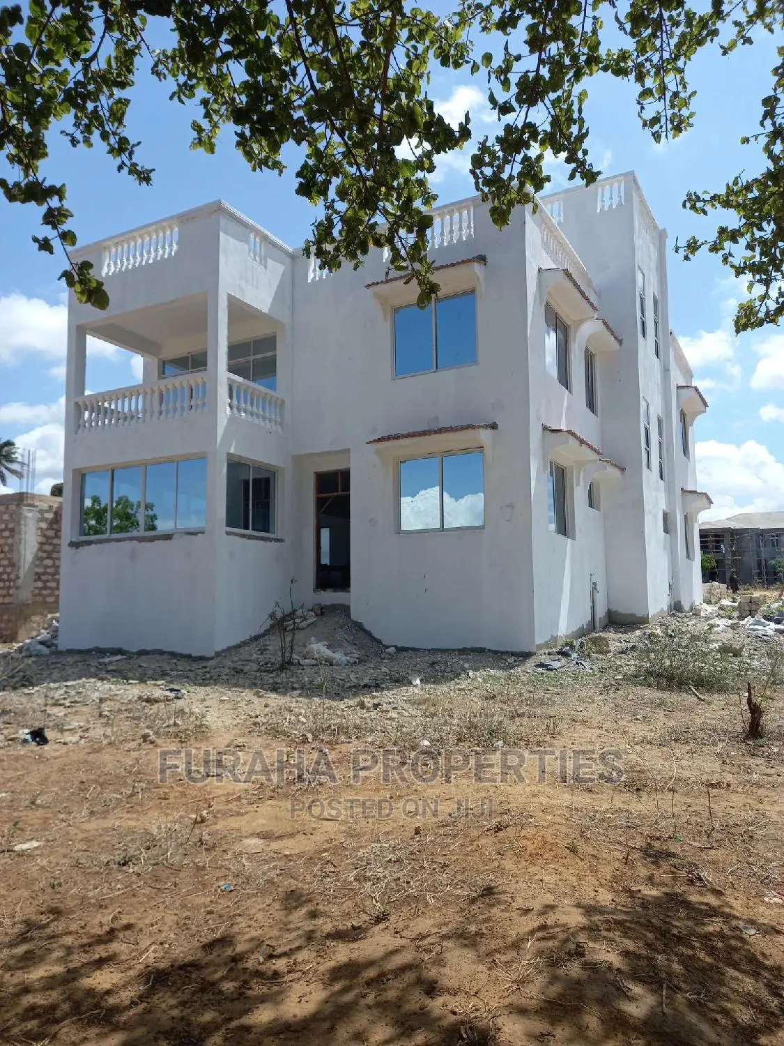 For Sale 4 Bedrooms Massionate Utange