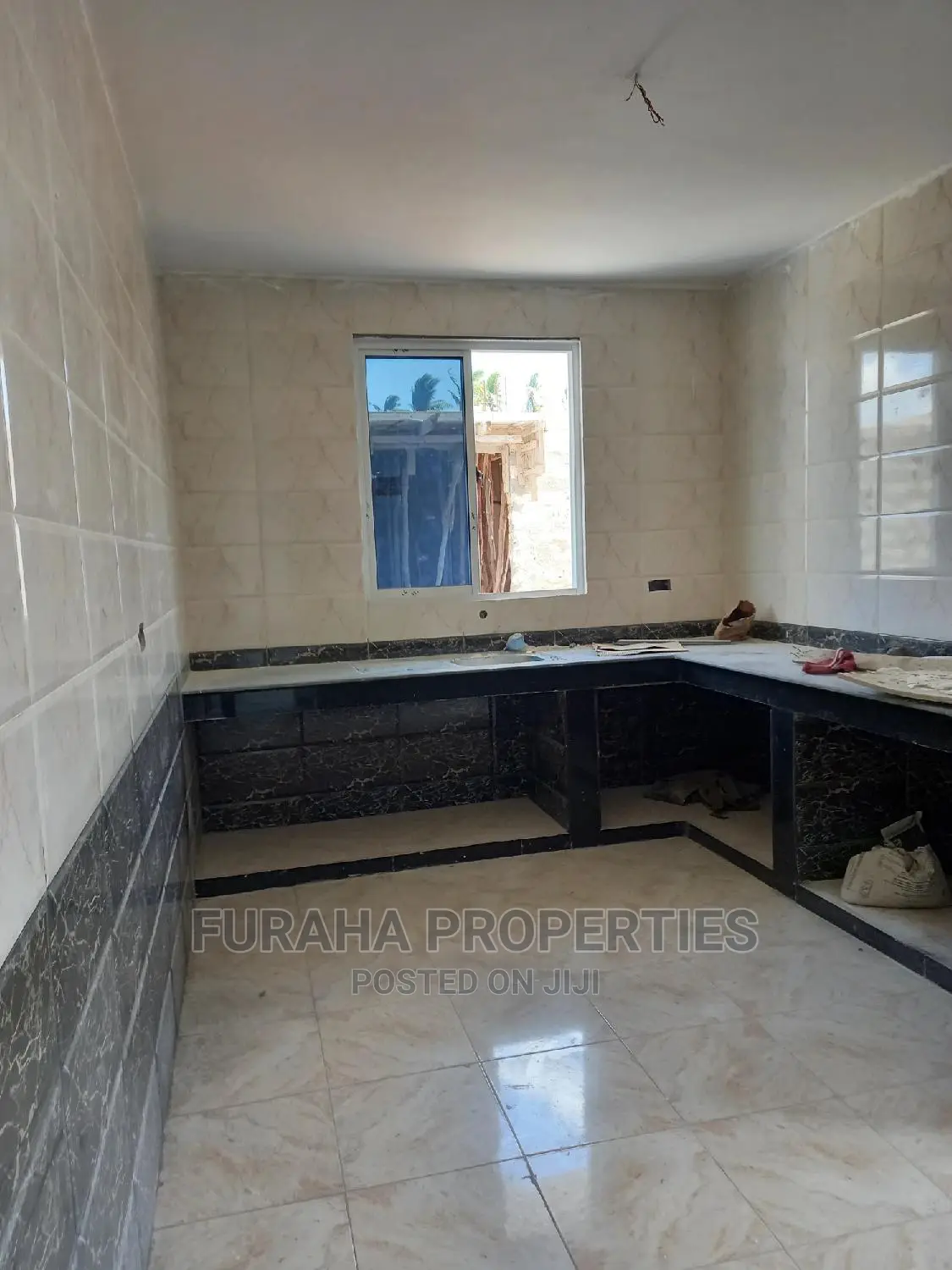 For Sale 4 Bedrooms Massionate Utange