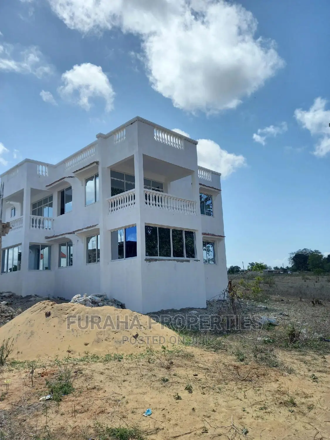 For Sale 4 Bedrooms Massionate Utange