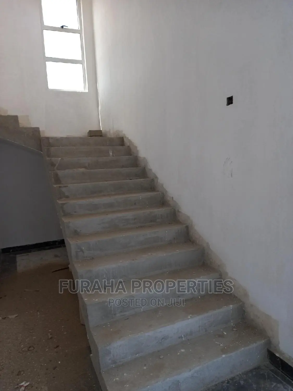 For Sale 4 Bedrooms Massionate Utange