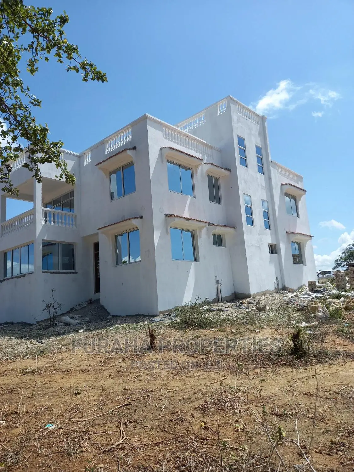 For Sale 4 Bedrooms Massionate Utange