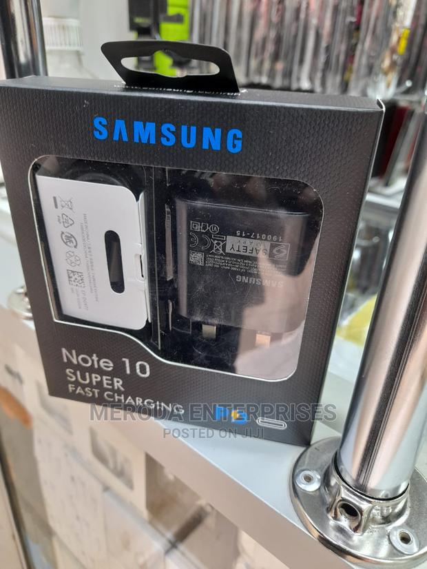 Samsung Note 10 Fast Charging Adapter - main view
