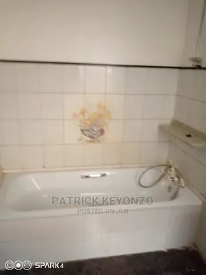 4bdrm Maisonette in Eregi Court, Parklands/Highridge for Rent