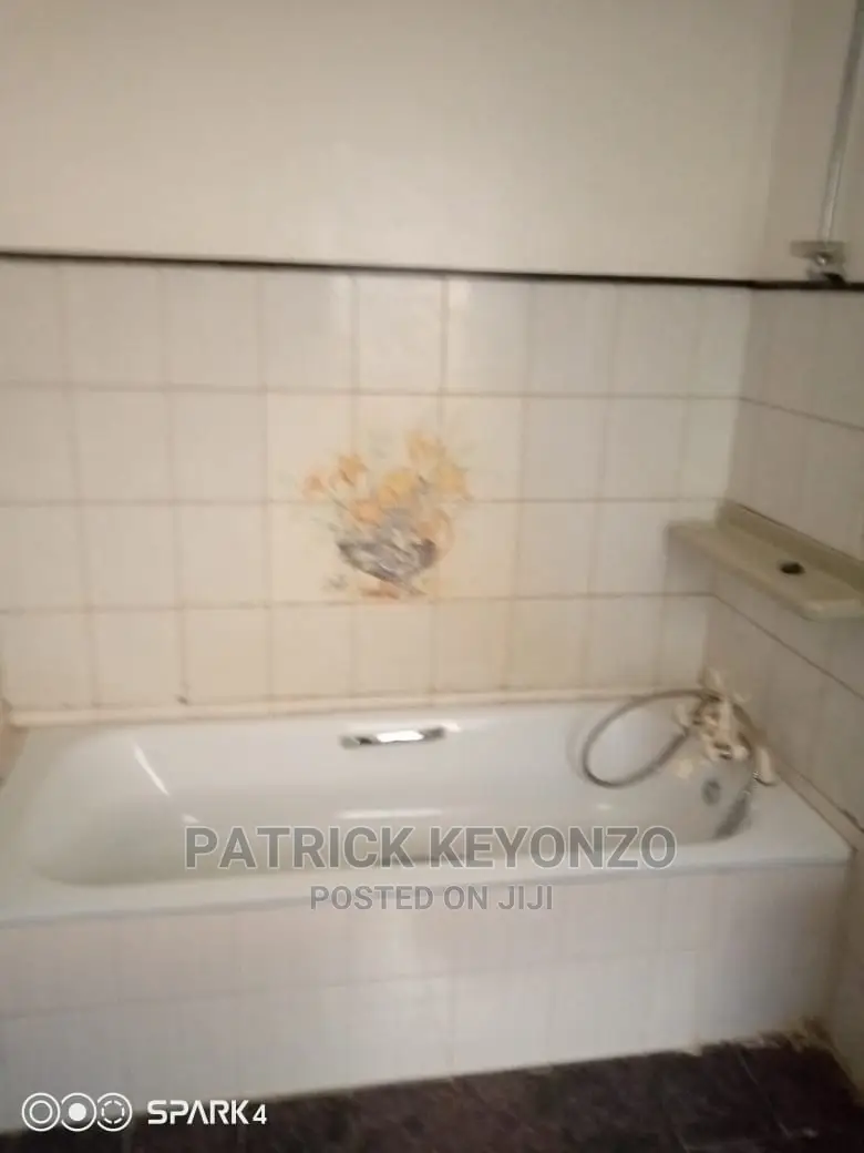 4bdrm Maisonette in Eregi Court, Parklands/Highridge for Rent