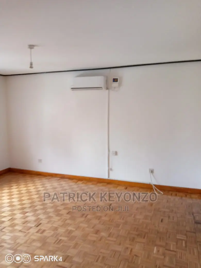 4bdrm Maisonette in Eregi Court, Parklands/Highridge for Rent