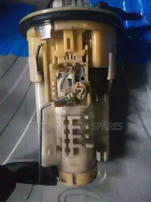 Complete Fuel Pump for Toyota Noah/Voxy 2005.