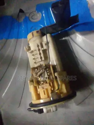 Complete Fuel Pump for Toyota Noah/Voxy 2005.
