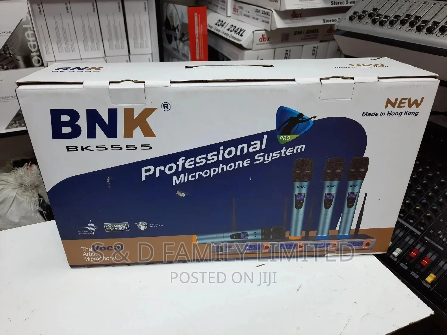 BNK 4 in 1 Wireless Microphone