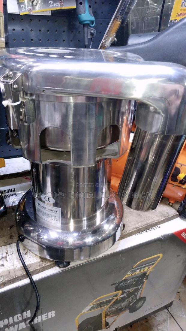 Commercial Stainless Juicer - main view