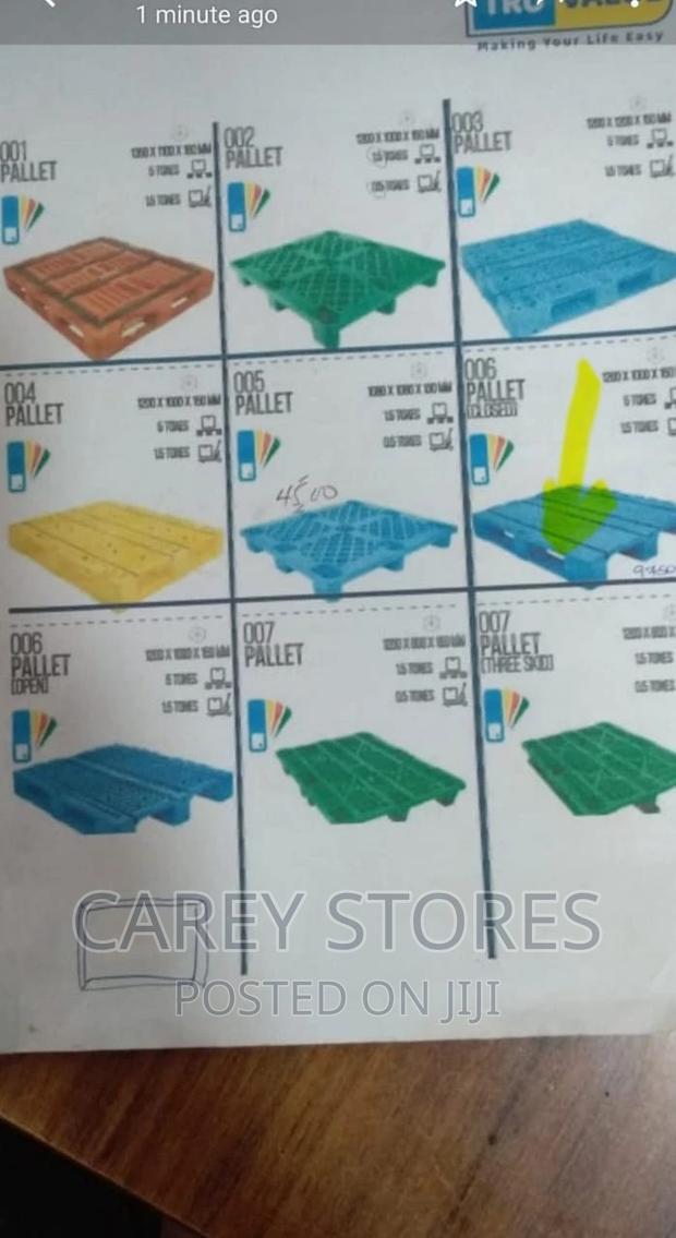 Plastic Pallets - thumbnail 2