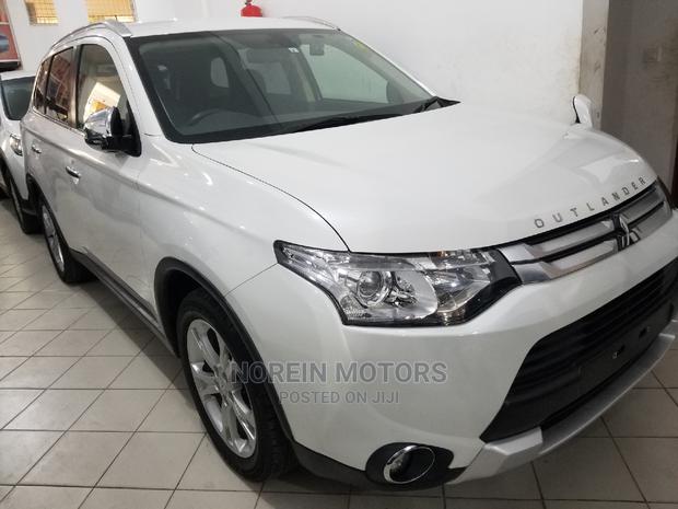 Mitsubishi Outlander 2015 White