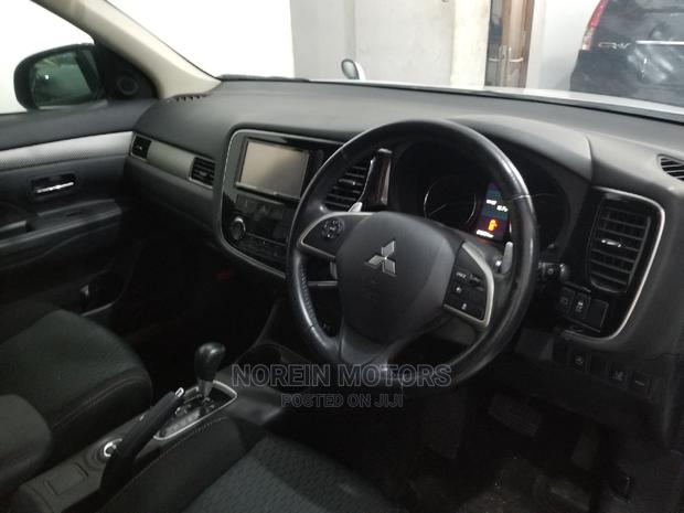 Mitsubishi Outlander 2015 White - thumbnail 6